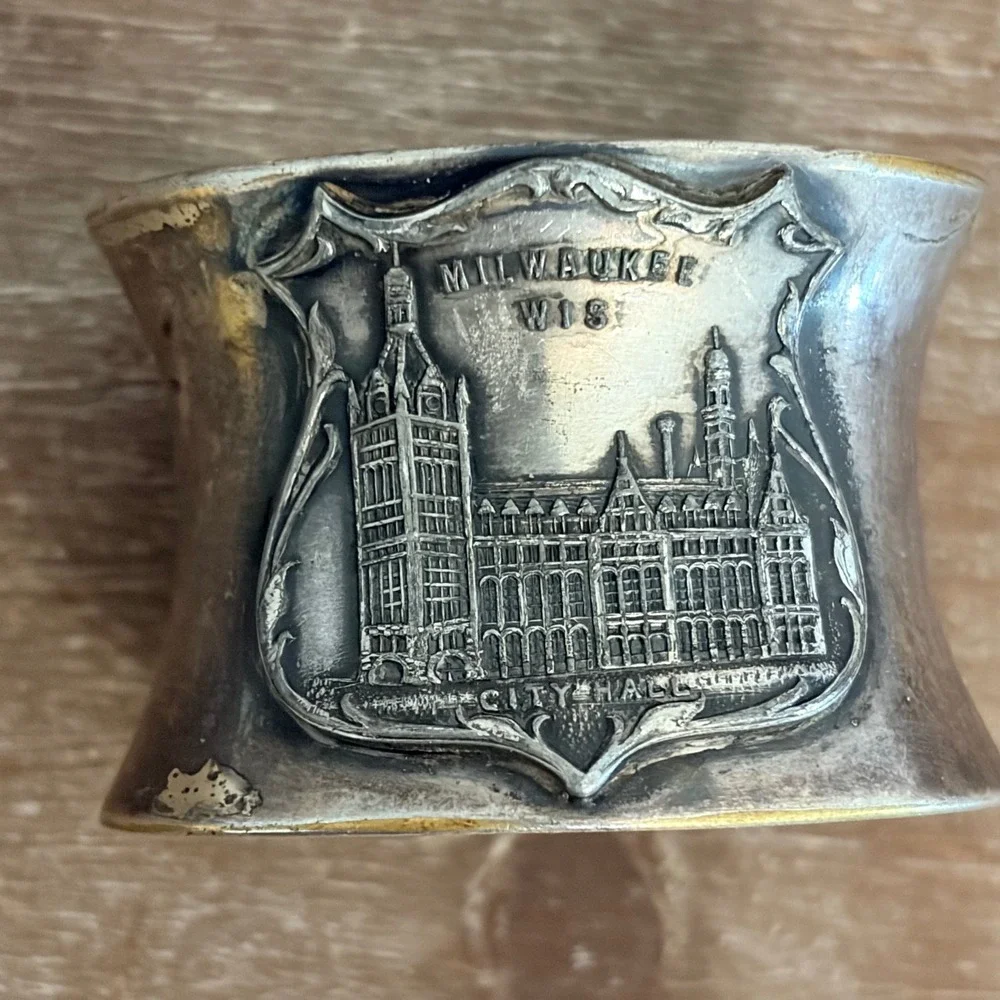 Antique Milwaukee City Hall Wisconsin Souvenir Napkin Ring Silver Engraves